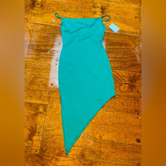 Spaghetti strap asymmetric hem kelly green dress - Picture 1 of 4